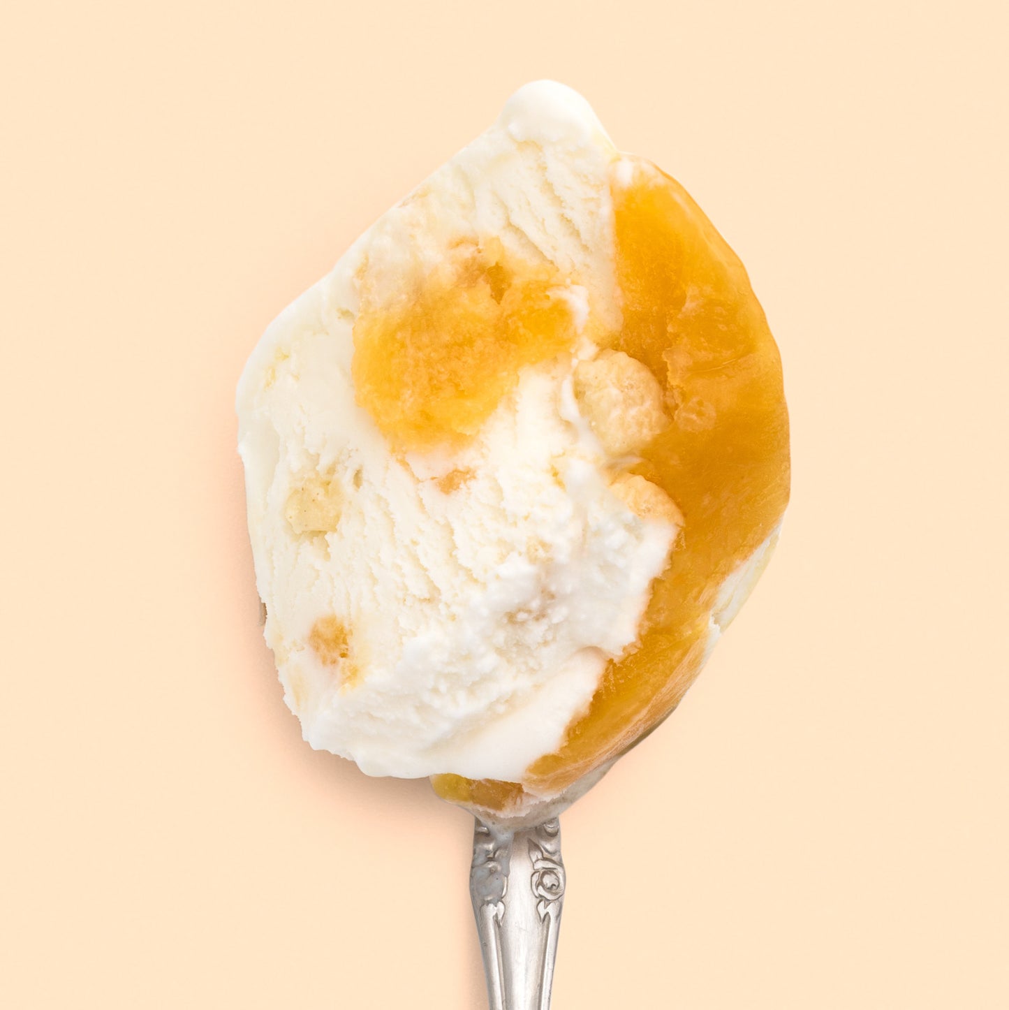 Sweet Cream Biscuits & Peach Jam Pint Jeni's Splendid Ice Creams